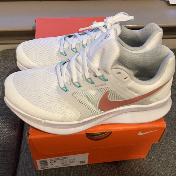 Nike Shoes - Nike Women’s Run Swift 3 Running Sneakers, size 6.5
